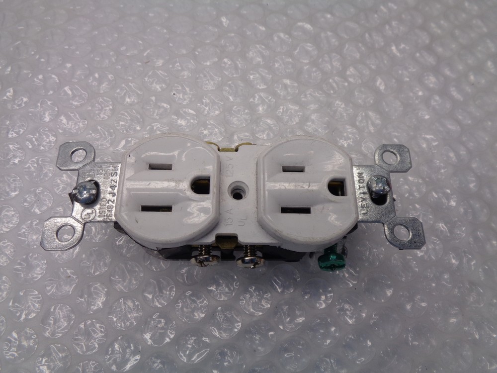 LEVITON 5320-WCP RECEPTACLE WHITE NSNP