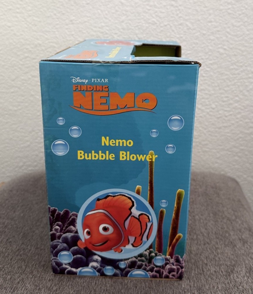 DISNEY PIXAR FINDING NEMO BUBBLE BLOWER BRAND NEW ~ FREE SHIPPING!