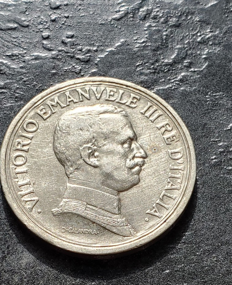 1915 ITALY 2 LIRE DECENT GRADE #152