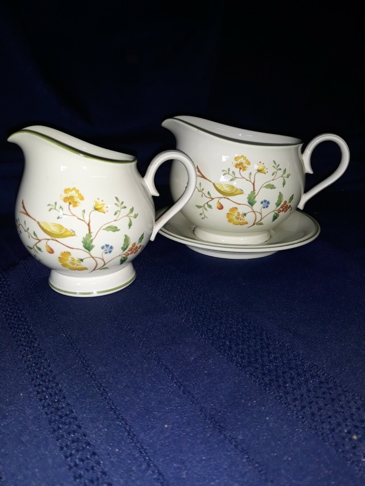 Noritake,  LINEAGE, Creamer and Gravy Boat