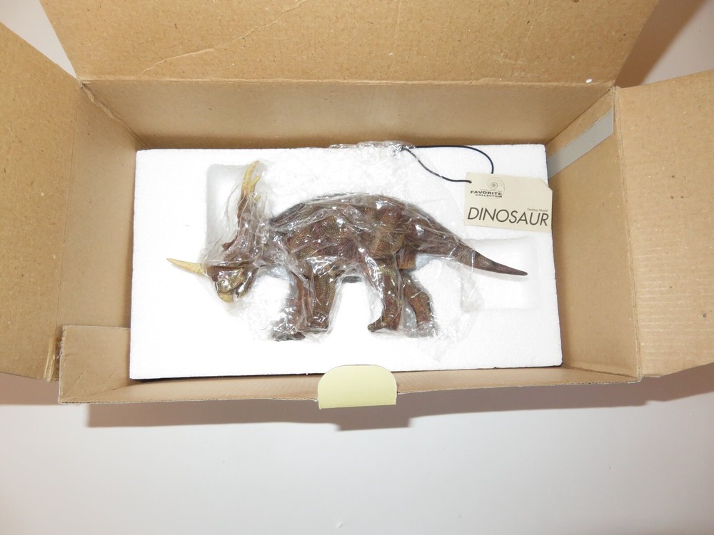 DINOSTOREUS STYRACOSAURUS FINISHED MODEL / FAVORITE COLLECTION
