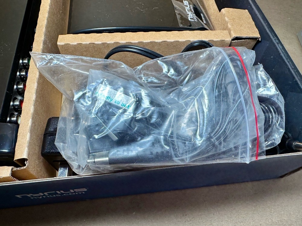 Nyrius NAVM6 Aries Matrix Transmitter Digital Wireless HDMI / Component Full HD