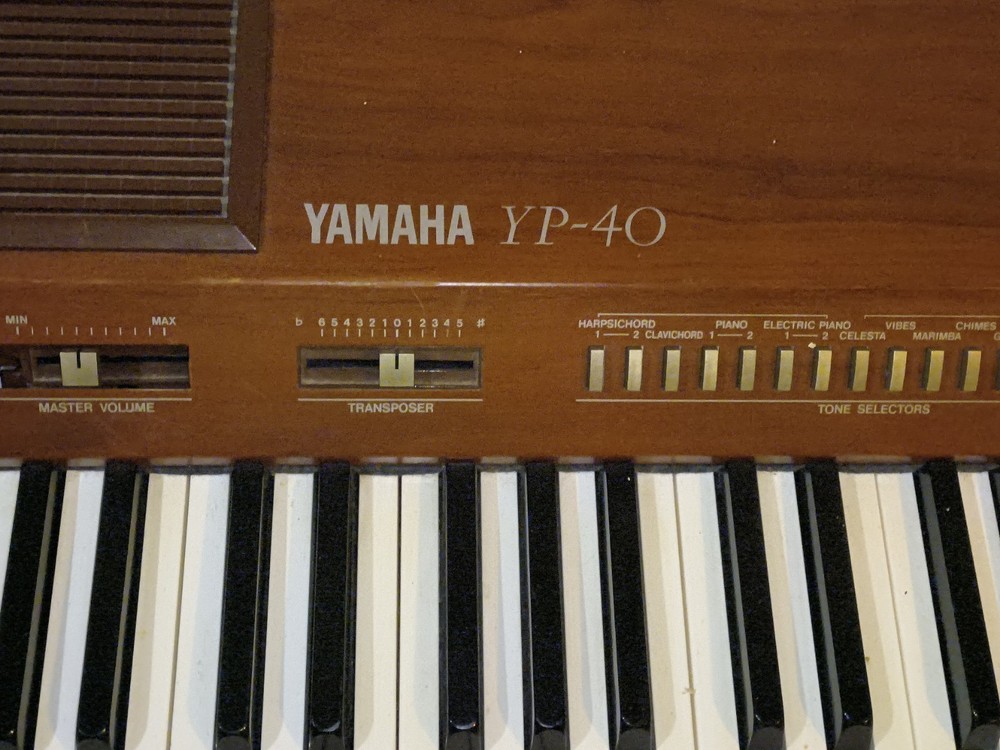 Clavinova YAMAHA YP-40