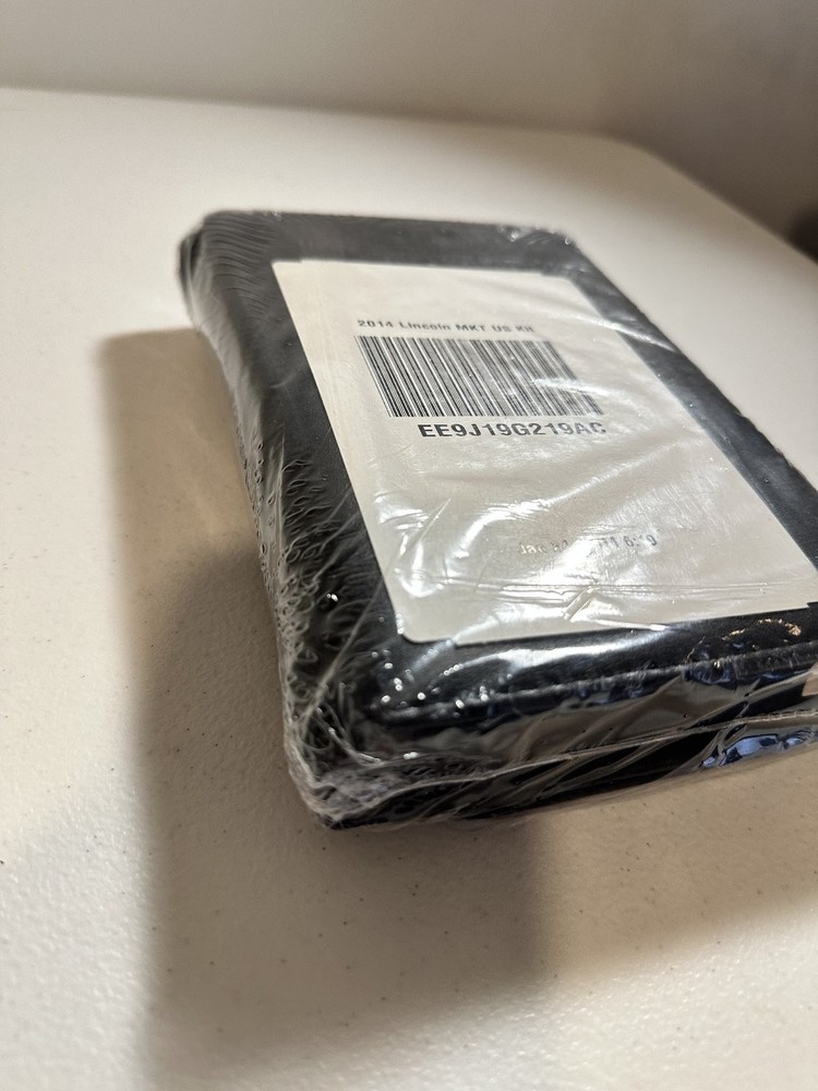 2014 Lincoln MKT Owner's Manual Set