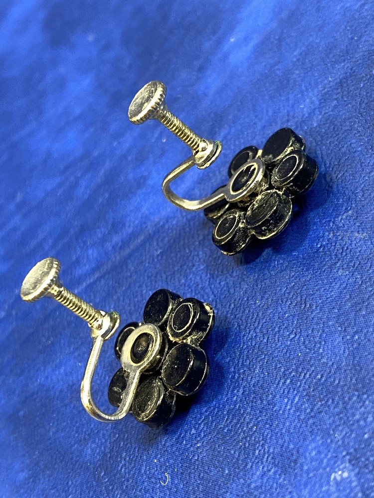 Vtg Unsigned Black Plastic Clear Rhinestone Cluster Screw Back Earrings