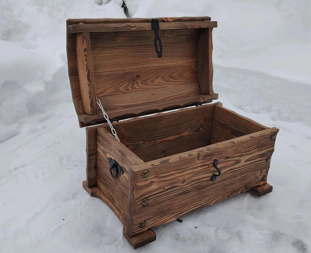Rustic Pine Wooden Chest – Small Handmade Storage Trunk with Iron Hardware