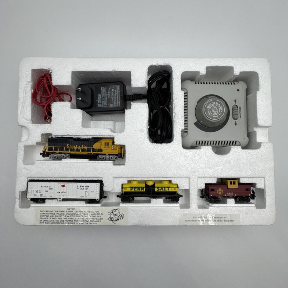 BACHMANN N SCALE THUNDER VALLEY SANTA FE FREIGHT SET train diesel freight 24013