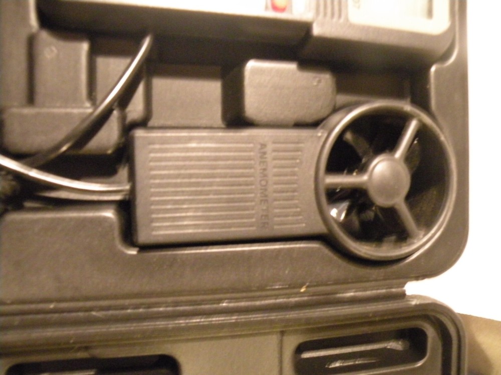 PCE INSTRUMENTS ANEMOMETER # PCE-007 WITH CASE WORKS GREAT