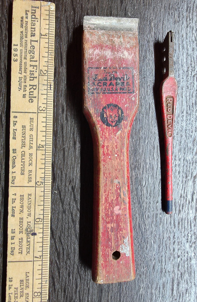 VINTAGE RED DEVIL WOOD HANDLE PAINT SCRAPER AND GLASS CUTTER
