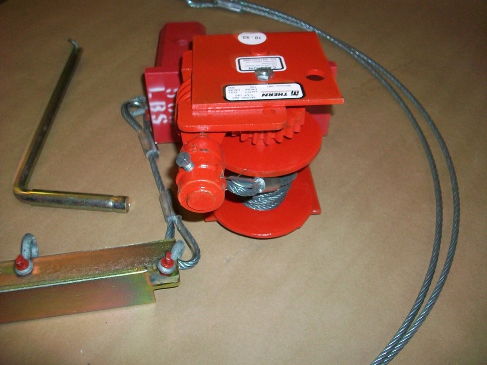 Thern Hand Winch Model 465 750# NEW