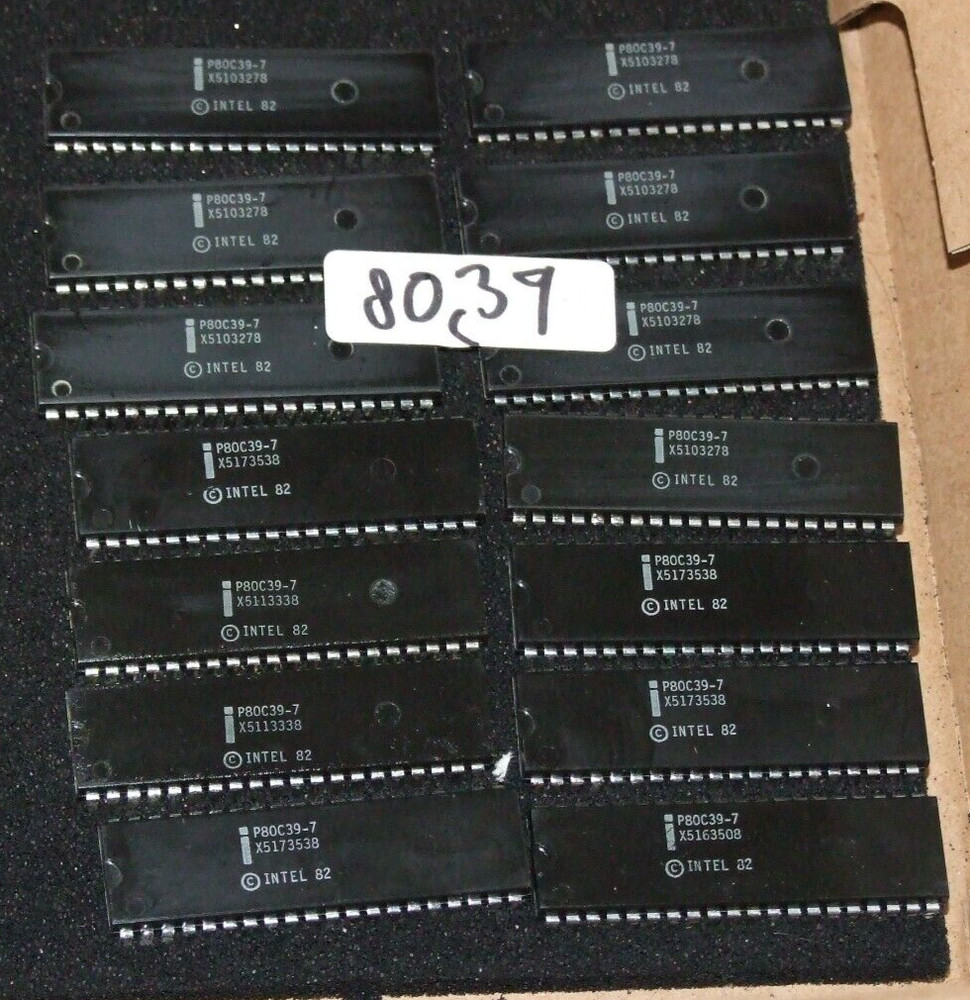 Intel 80C39 8039 CPU Microcontroller CPU (DIP-40)