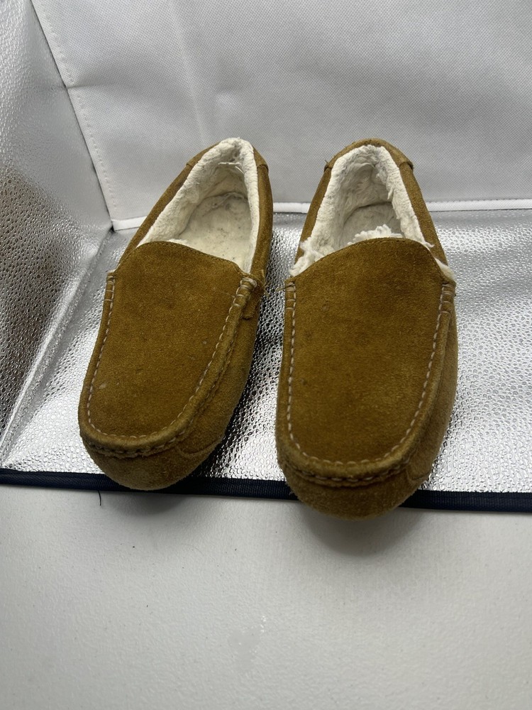 koolaburra by ugg mens slippers size 9.        B