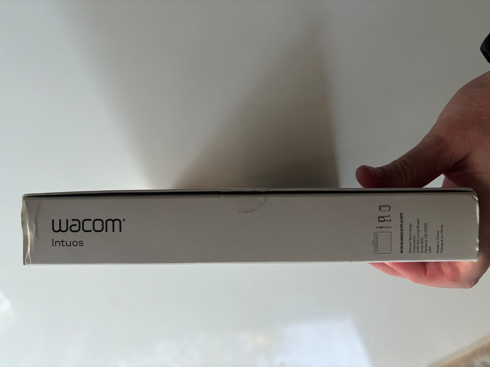 Wacom Intuos Bluetooth Creative Pen Tablet (Medium) CTL-6100WL – Complete in Box