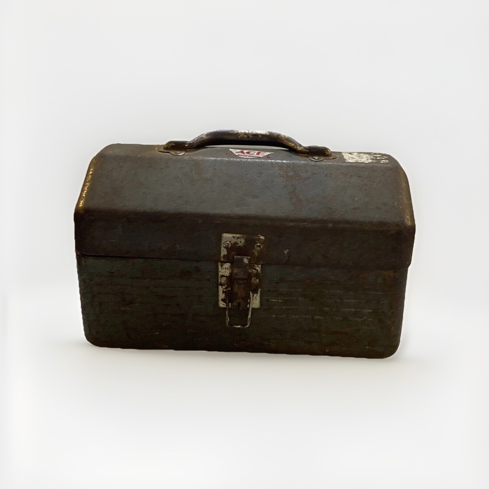 Antique Metal Toolbox/Tacklebox