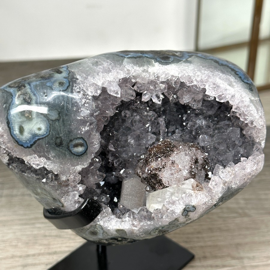 Natural Agate Stone Geode on Stand. MWS2854