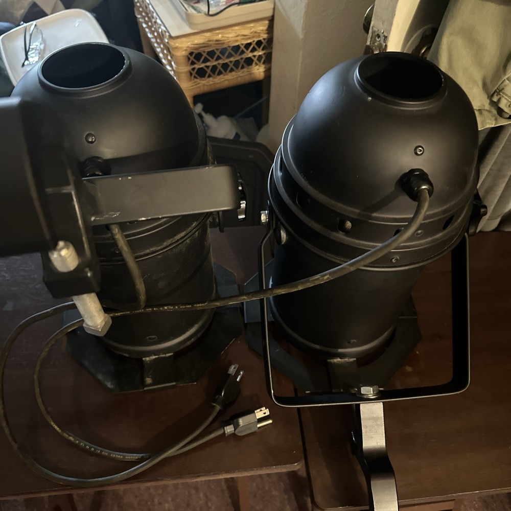 Two Tie 300 Watts Projector Lights