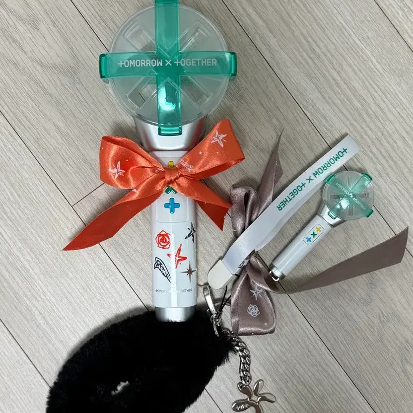 MOA BONG 1 Keyring + Photocard - Used