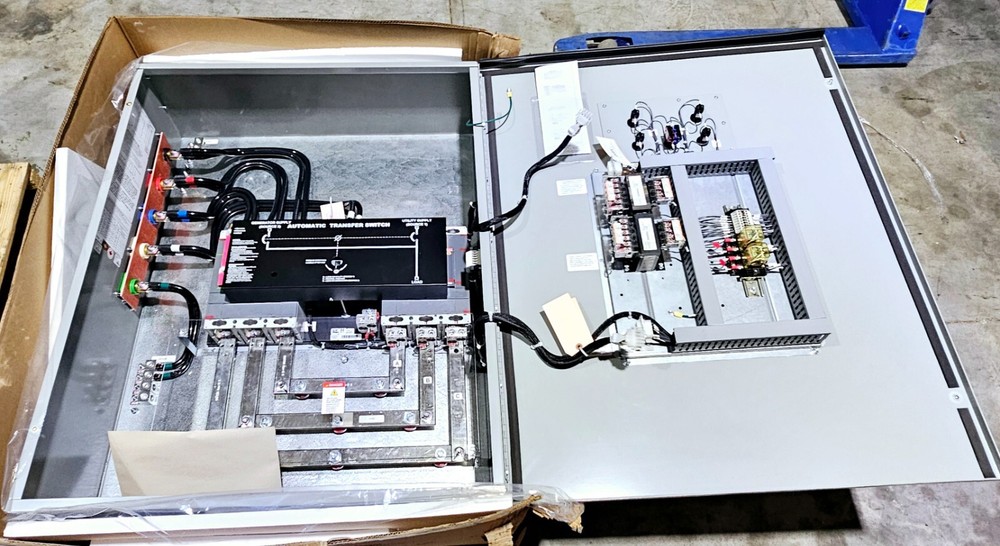 NEW - Thomson Power 400A Manual Transfer Switch TS 873A0400A2CE7DKKBA