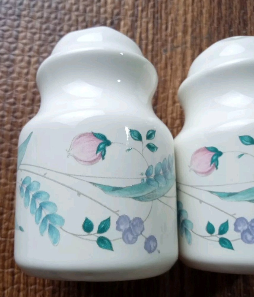 Pfaltzgraff APRIL Pattern Salt & Pepper Shakers Set 3.5"