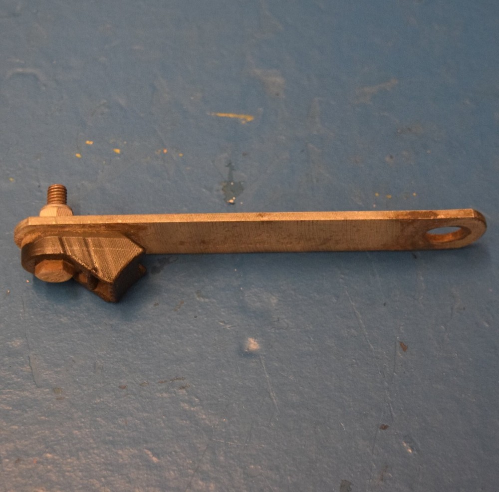 PACCAR DIESEL ENGINE BRACKET SUPPORT 15027AA / K028-2488-10E - 50392