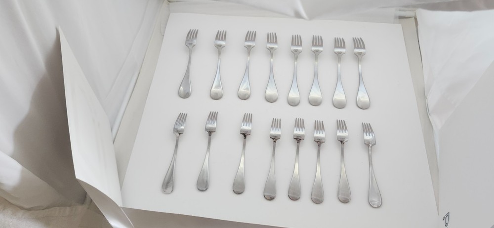Rare Hampton Silversmiths Montefiore Flatware 5PC Place Sets Glossy Ridge 7 Max