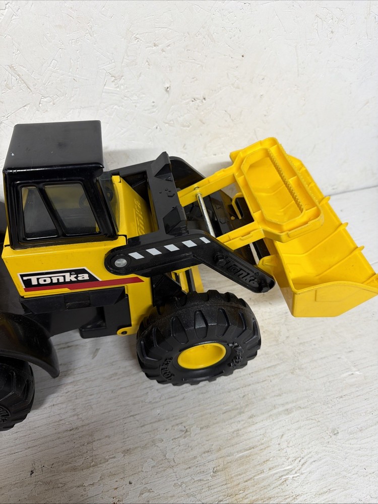Tonka Steel Classics Front End Loader 838 slightly used