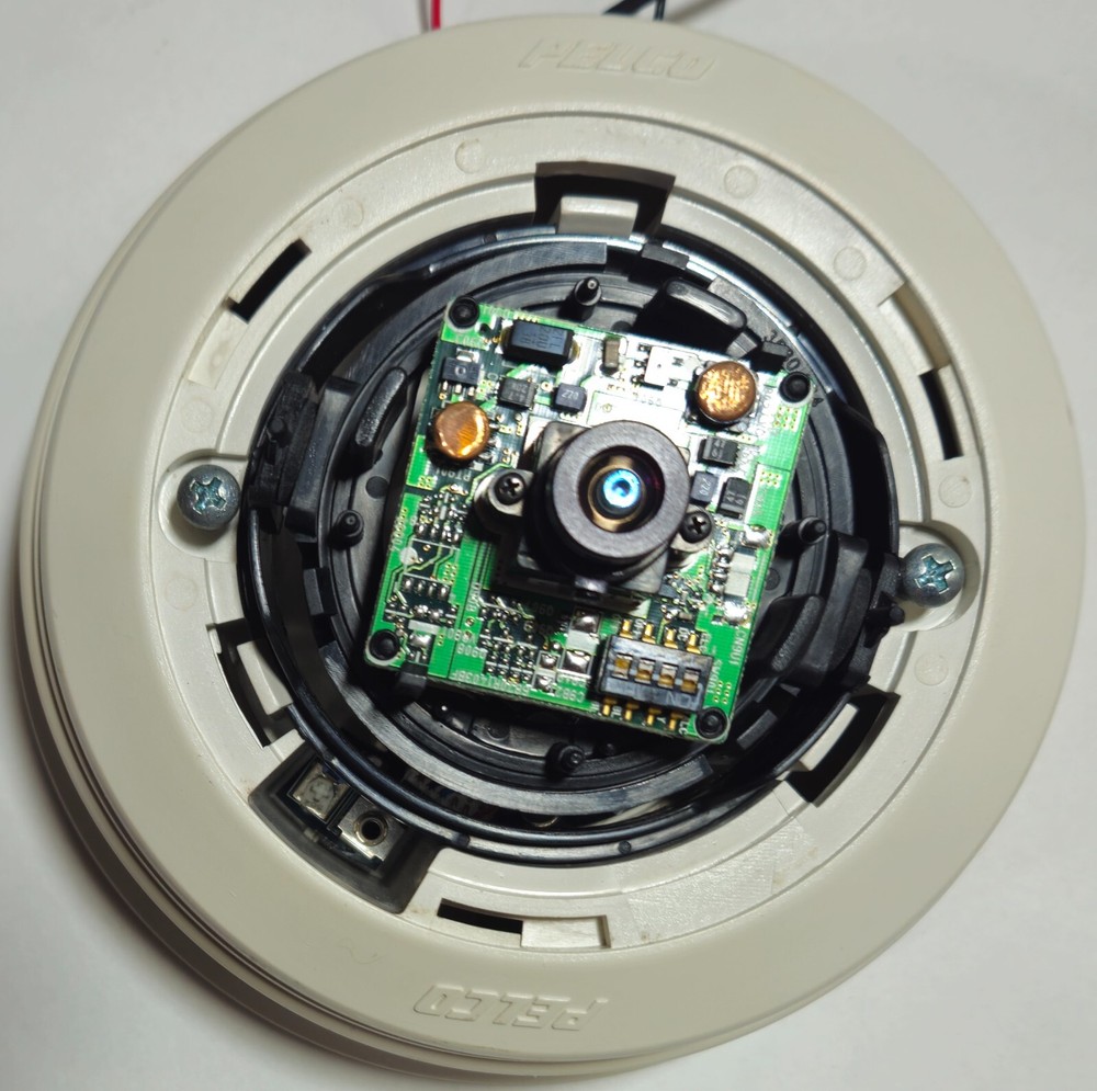Pelco Wall/Ceiling/Corner Mount Security Dome Camera ICS090-CA3.6