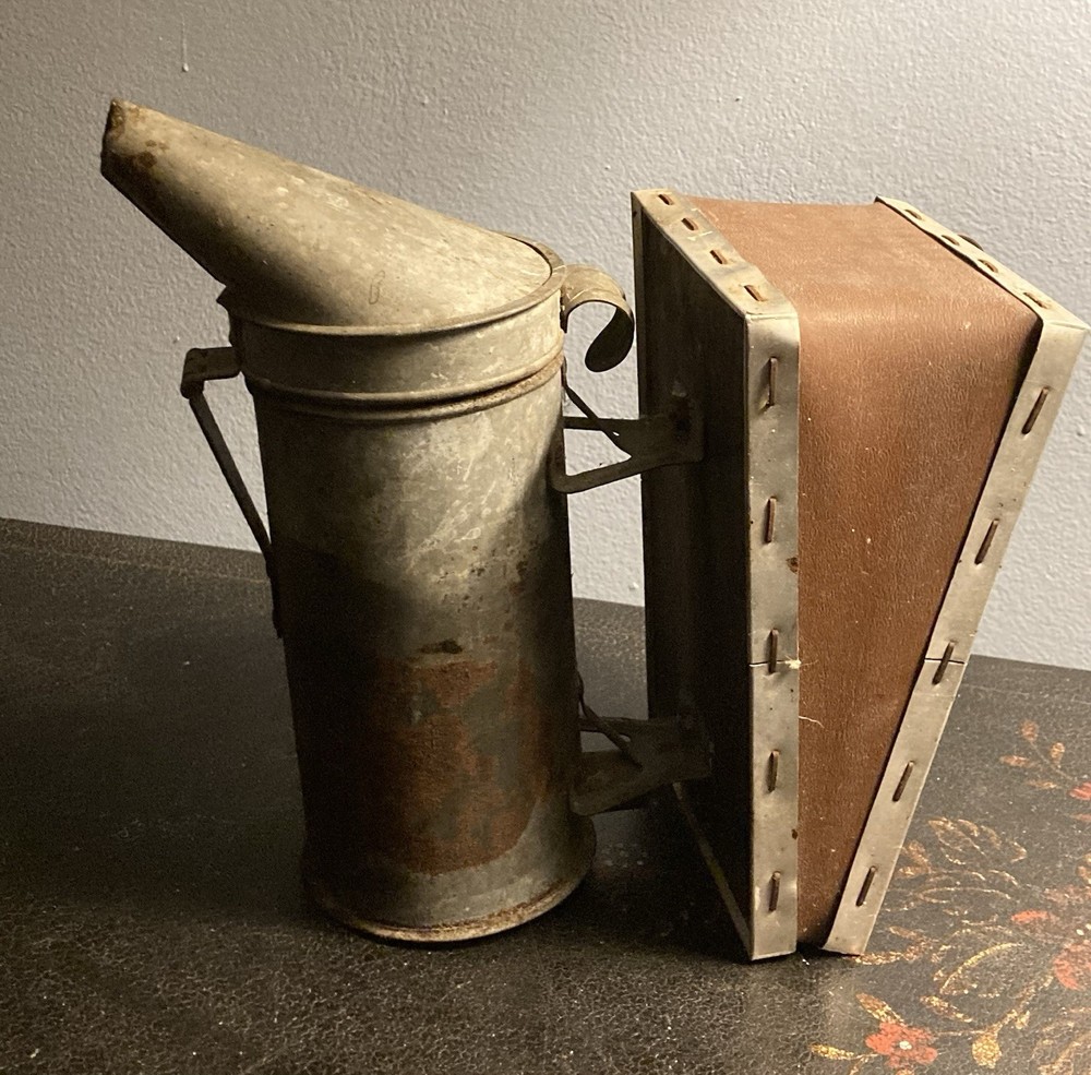 Vintage Root Quality Bee Smoker