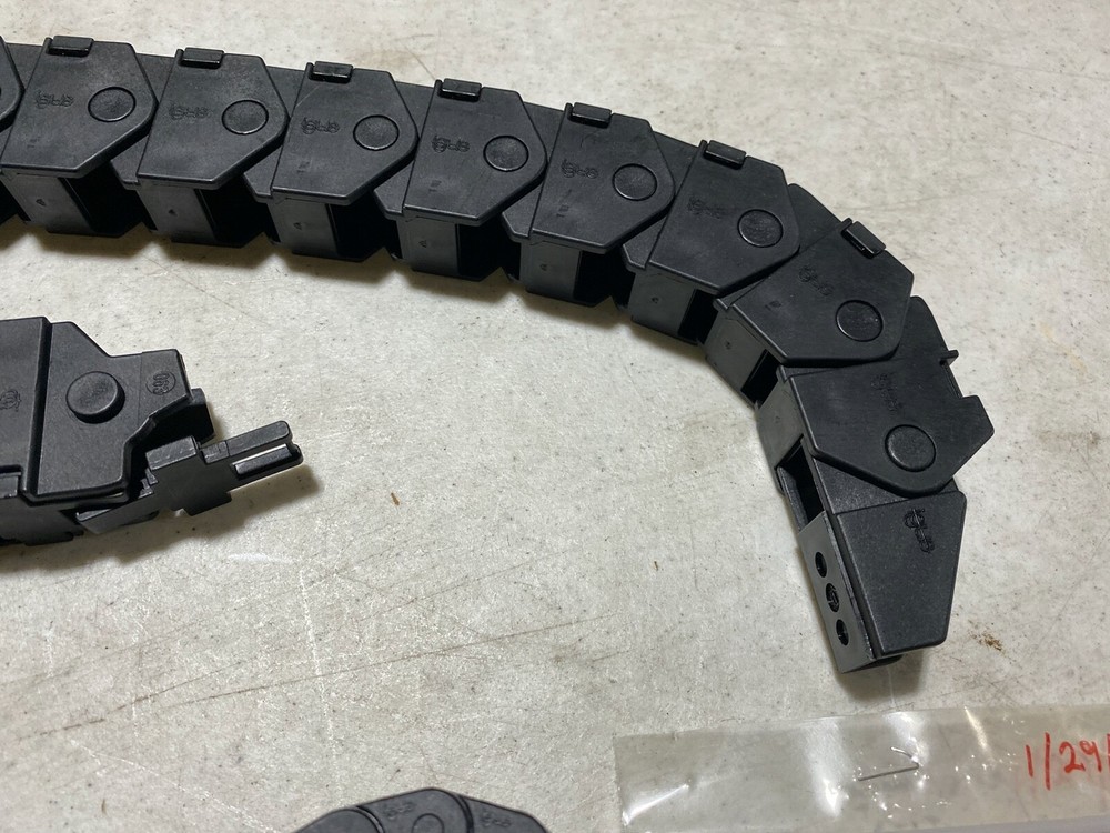 igus Plastic E-Chain Cable Carrier E-Z Chain Approx 24" Long + extras