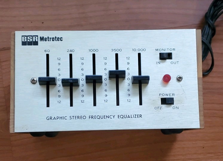 BSR Metrotec Graphic Stereo Frequency Equalizer Model FEW - 1 Untested