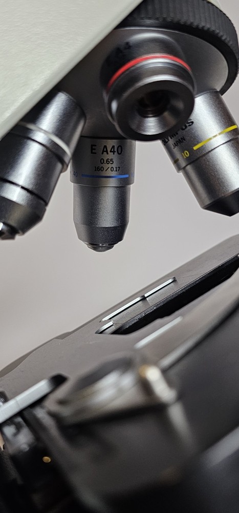 Olympus CH30RF100 Binocular Microscope w/Objectives 4x 10x 40x 100x
