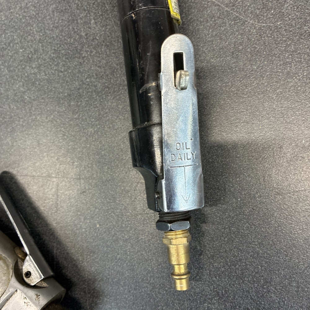 Mini 12 Needle Scaler Air Compressor Tool Central Pneumatic 96997 ( 2 Tool Set )