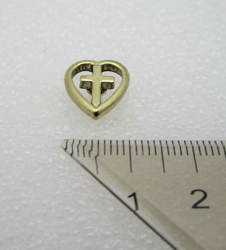Cross in Heart Shape Lapel Pin (A128)