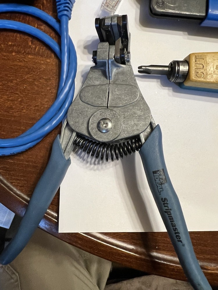 Home Network & Coax Tool Kit – Cable Tester, Compression Tool, F Connectors