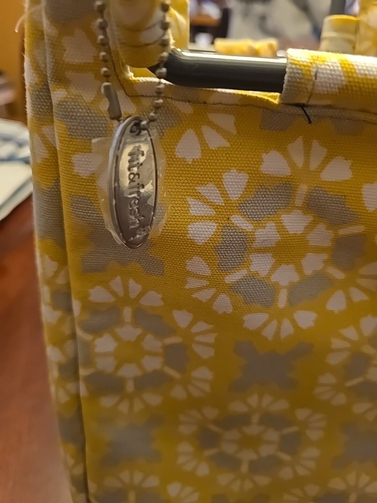 Fit & Fresh Simplified Lunch Bag Yellow & Grey