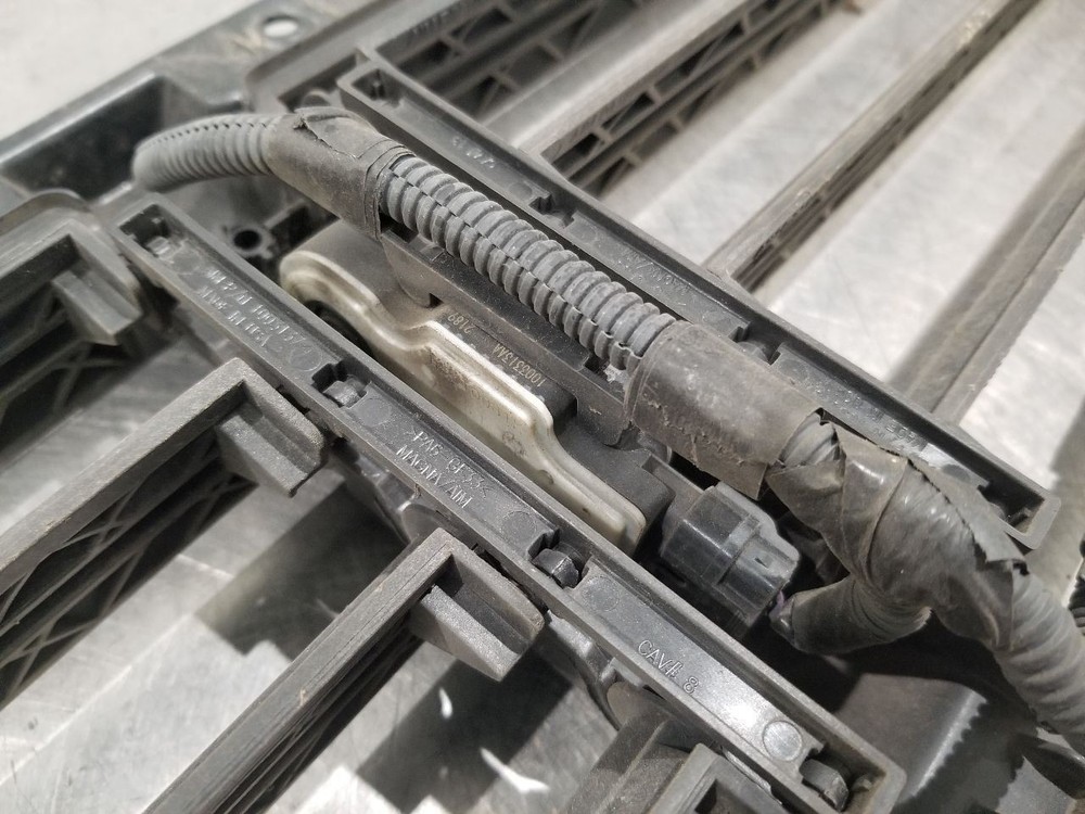 19 CHEVY SILVERADO 1500 5.3L AIR SHUTTER