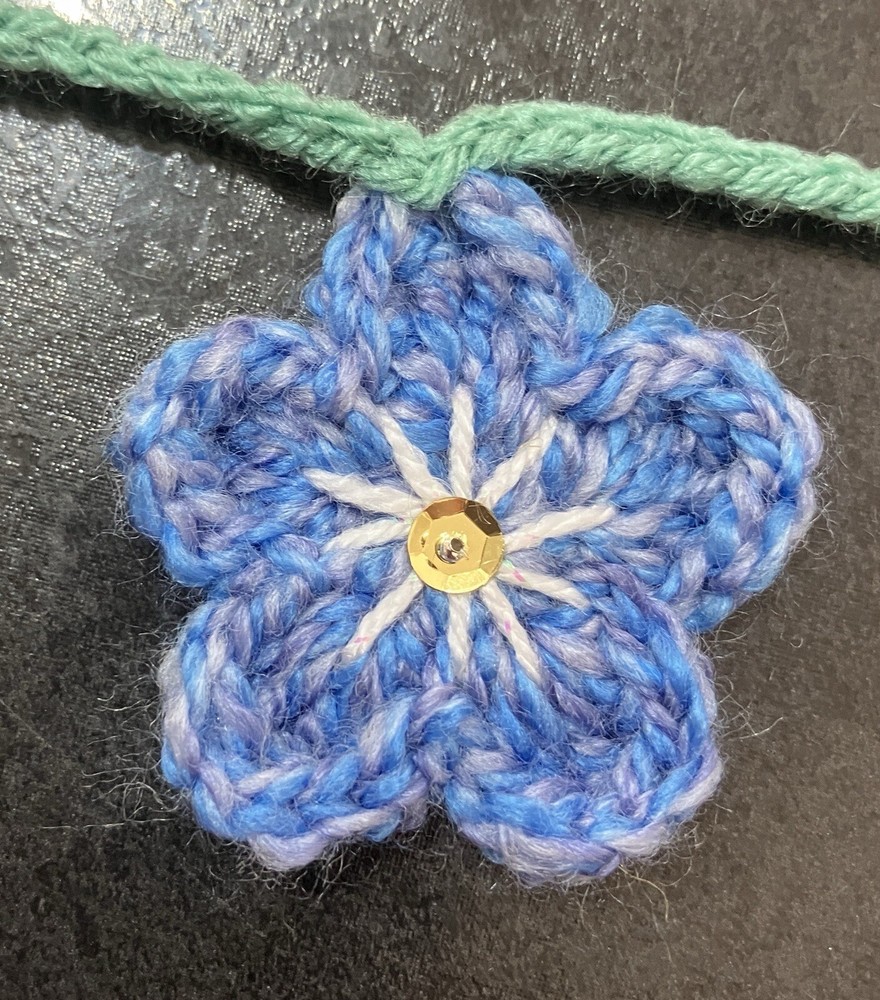 🌸hand Crochet Forget Me Not Flower Bunting Window Sequin SPRING Gift