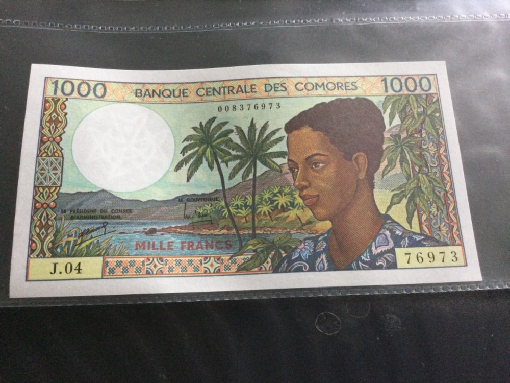 1,000 Comoros Francs banknote UNC