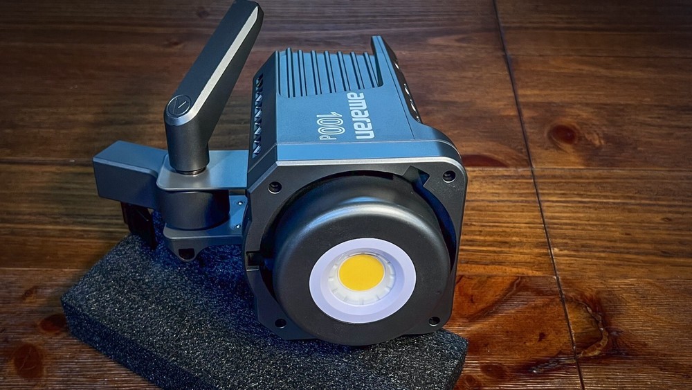 APUTURE AMARAN 100D DAYLIGHT LED LIGHTS (Bowens Mount)