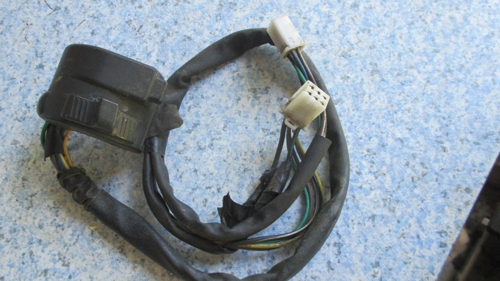 Honda GL1000 Goldwing Left?? Handle Bar Control Switch horn lights??