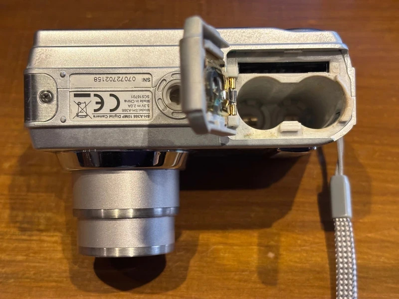 Technika SH-A366 10MP Digital Camera – 3x Super Zoom – Untested