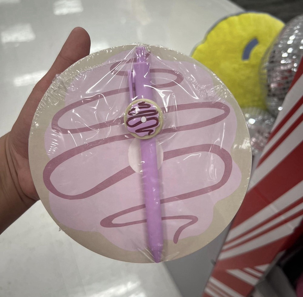 Donut Notepad with Pen Set - Room Essentials