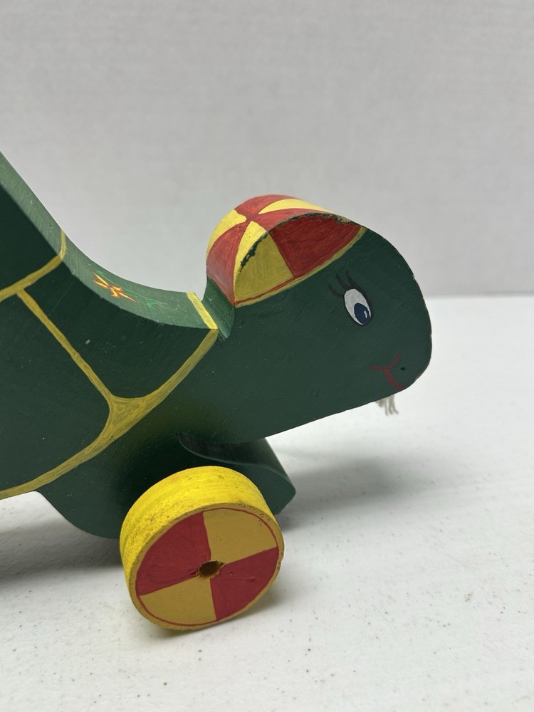 Vtg Green Handpainted Turtle Pull Along Toy