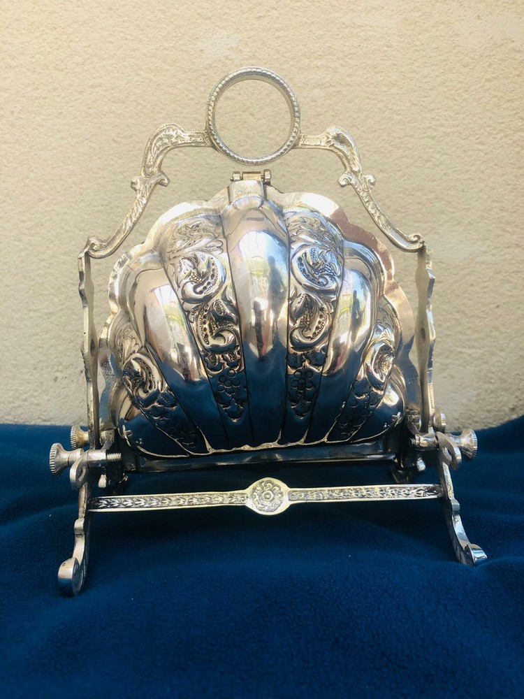 Victorian style Silver Plated Shell Folding Biscuit Box (used-no returns)