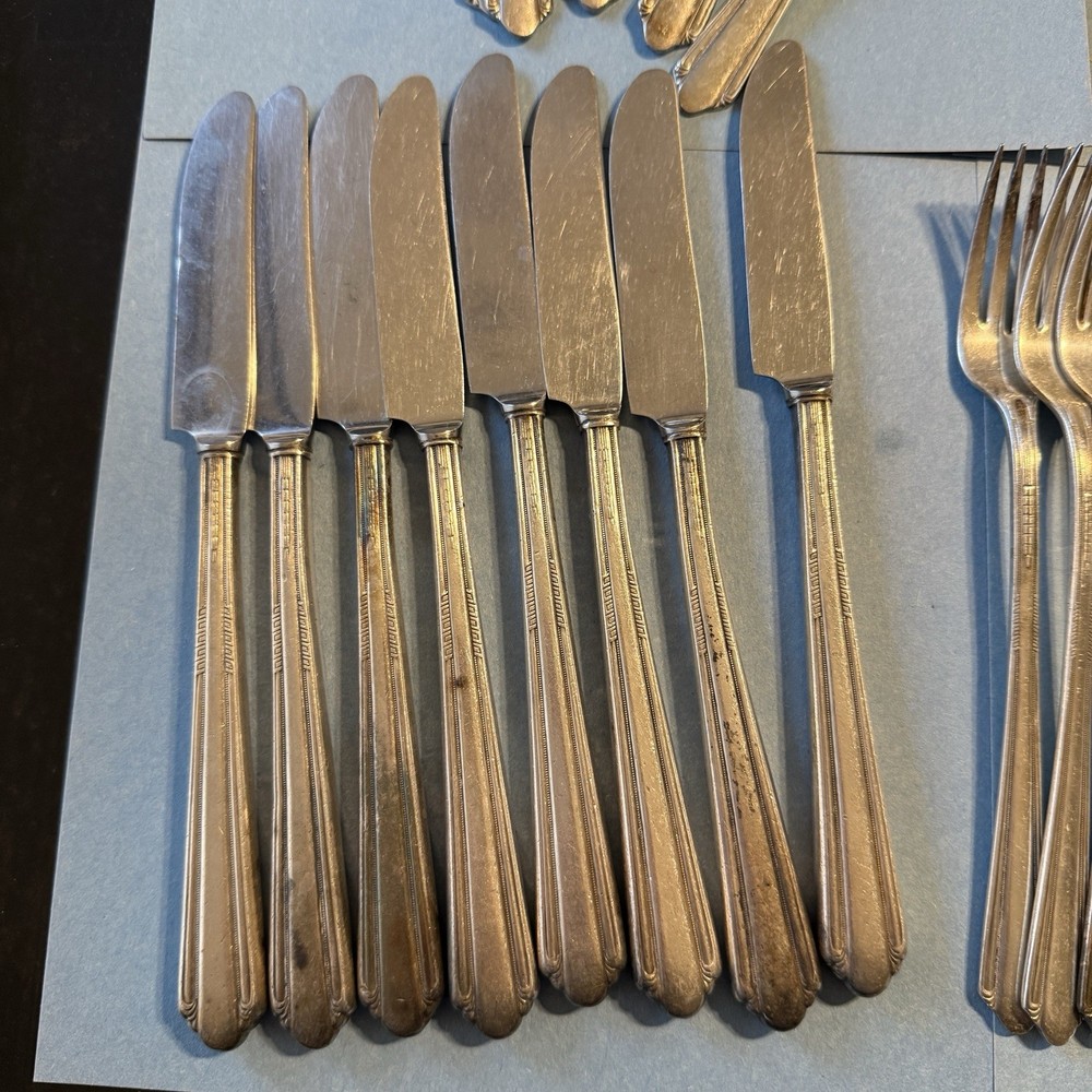 Holmes & Edwards INLAID IS InternationalSilver 1929 Charm Flatware- 44 Pc.