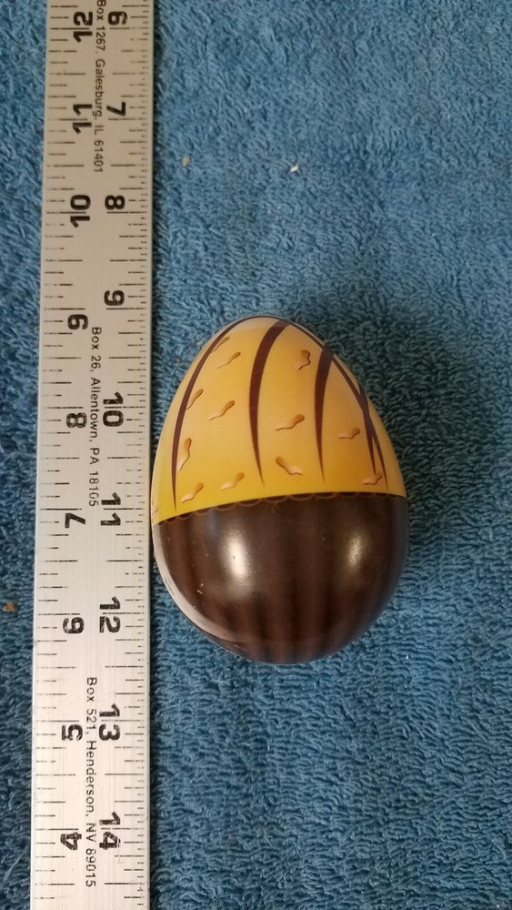 FILLABLE VINTAGE PLASTIC EASTER EGG