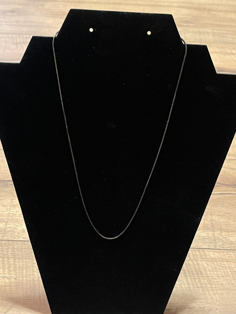 Dainty Silver Tone Small Chain Necklace ~ EUC
