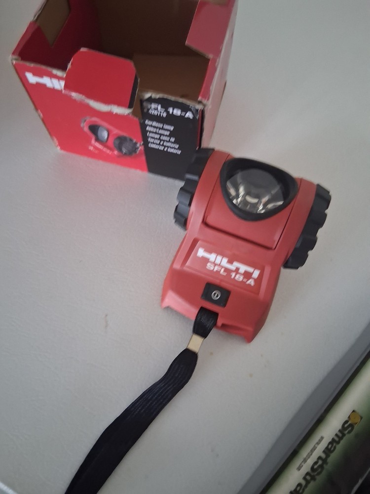 Hilti SFL 18-Volt Lithium-Ion Flashlight