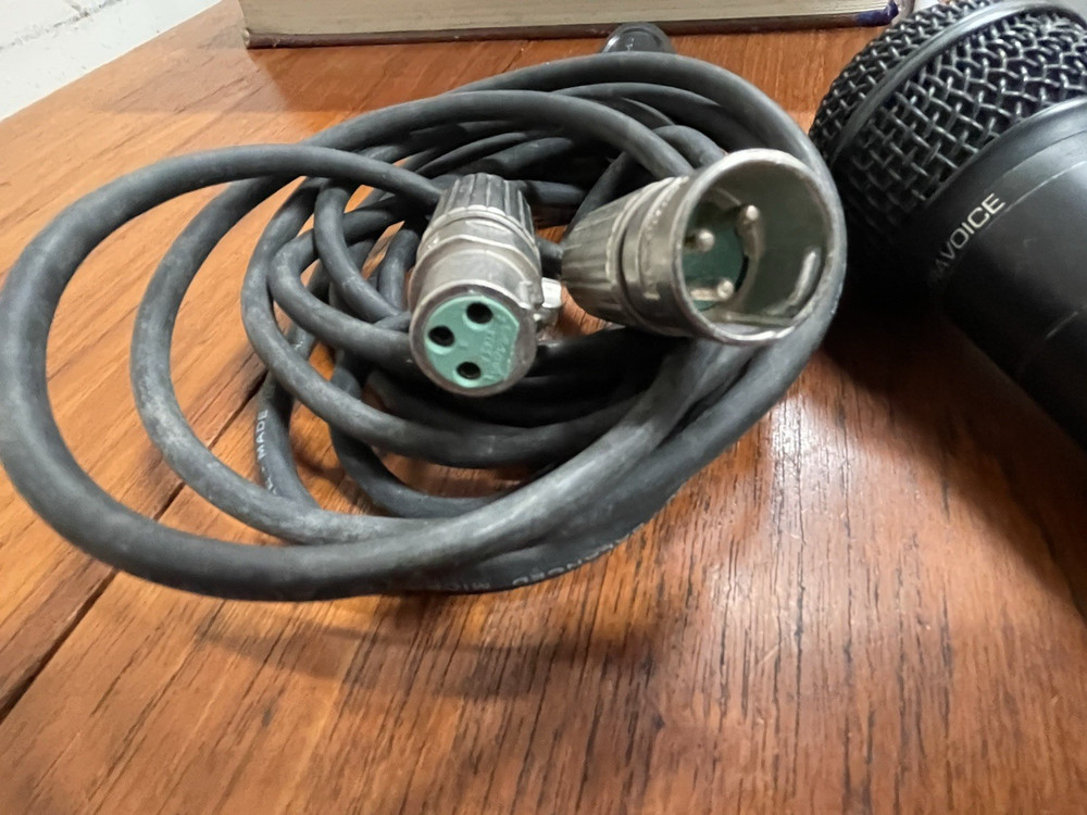 Rare Backup Behringer Ultravoice Dynamic Microphone Hard Wire XLR Connector Case