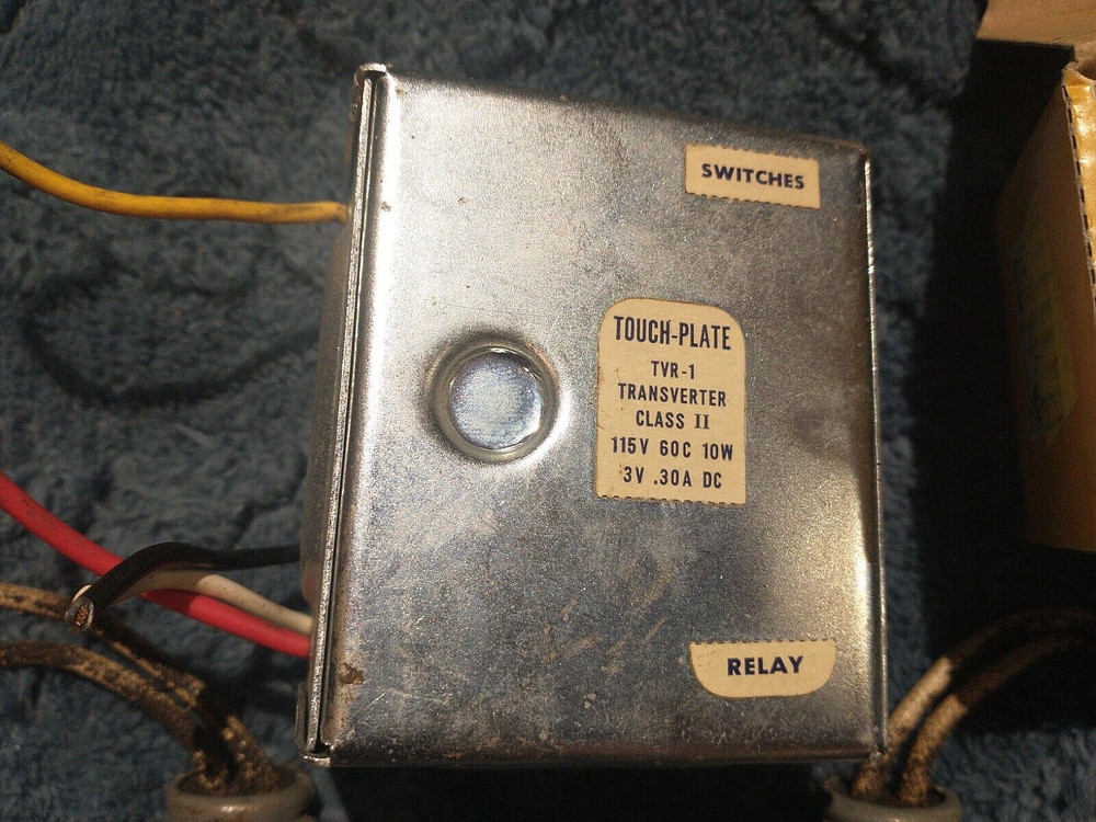 Touch-Plate Low Voltage Lighting System Lot w/ Transverter, Relay, Transformers
